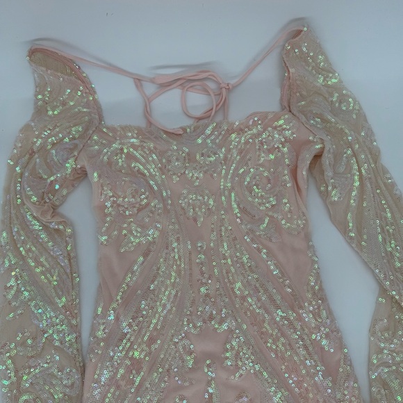 🌸 Lucy in the Sky Iridescent Sequin Bodycon Dress – Size Small - Picture 2 of 9